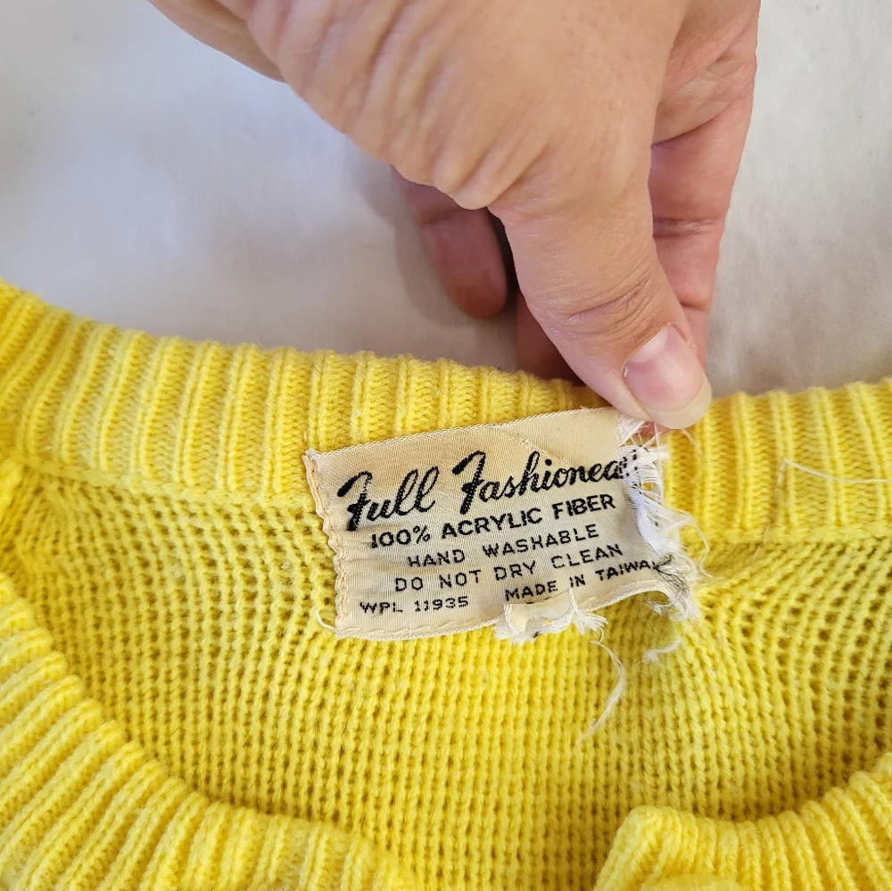 Vintage Yellow Cableknit Patch Pocket Cardigan Acrylic Size Medium - Picture 7 of 8